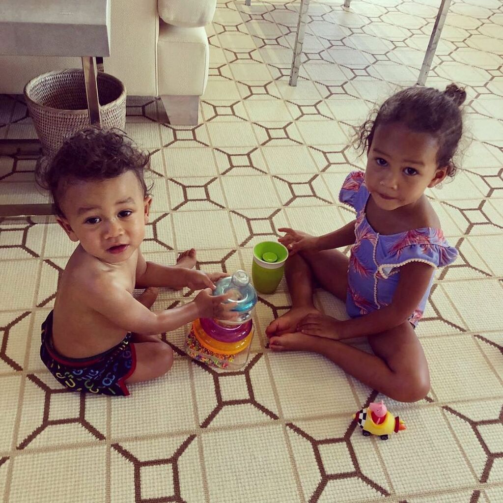 John Legend - Chrissy Teigen: Δείτε το υπέροχο σπίτι τους στη Νέα Υόρκη (vid+pics)