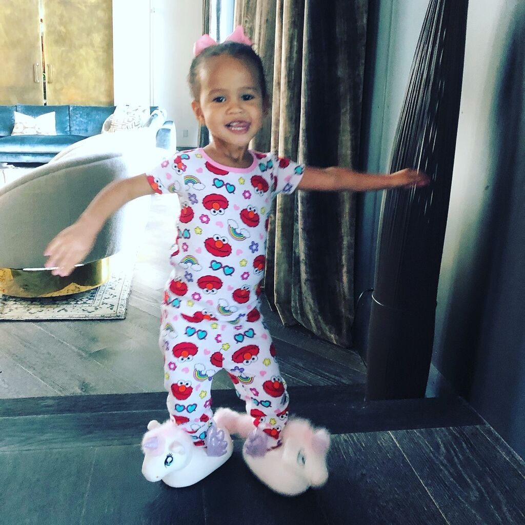 John Legend - Chrissy Teigen: Δείτε το υπέροχο σπίτι τους στη Νέα Υόρκη (vid+pics)