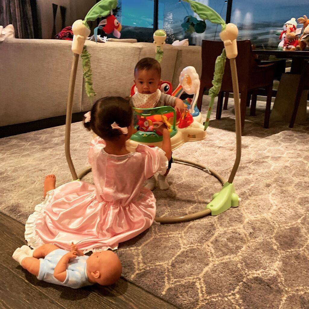 John Legend - Chrissy Teigen: Δείτε το υπέροχο σπίτι τους στη Νέα Υόρκη (vid+pics)