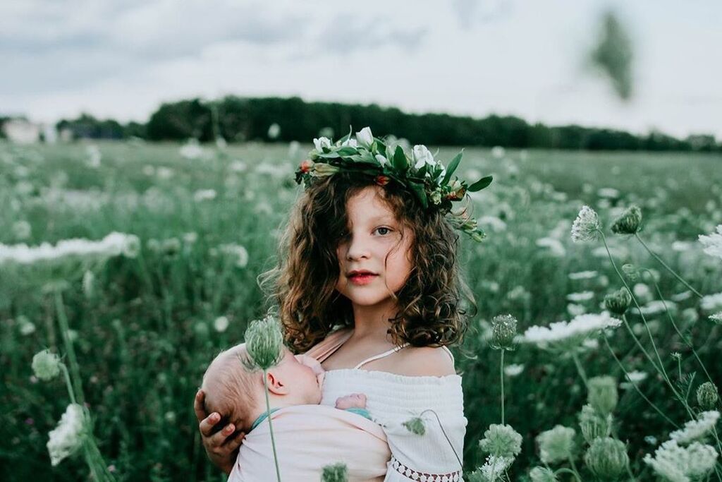 Οι υπέροχες φωτογραφίες αυτών των αδελφών κάνουν το γύρο του διαδικτύου & αυτός είναι ο λόγος (pics)