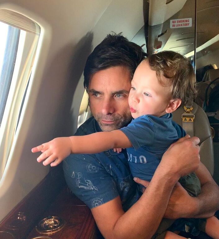 John Stamos: Ξετρελαμένος με το γιο του και ιδού οι αποδείξεις  (pics) 