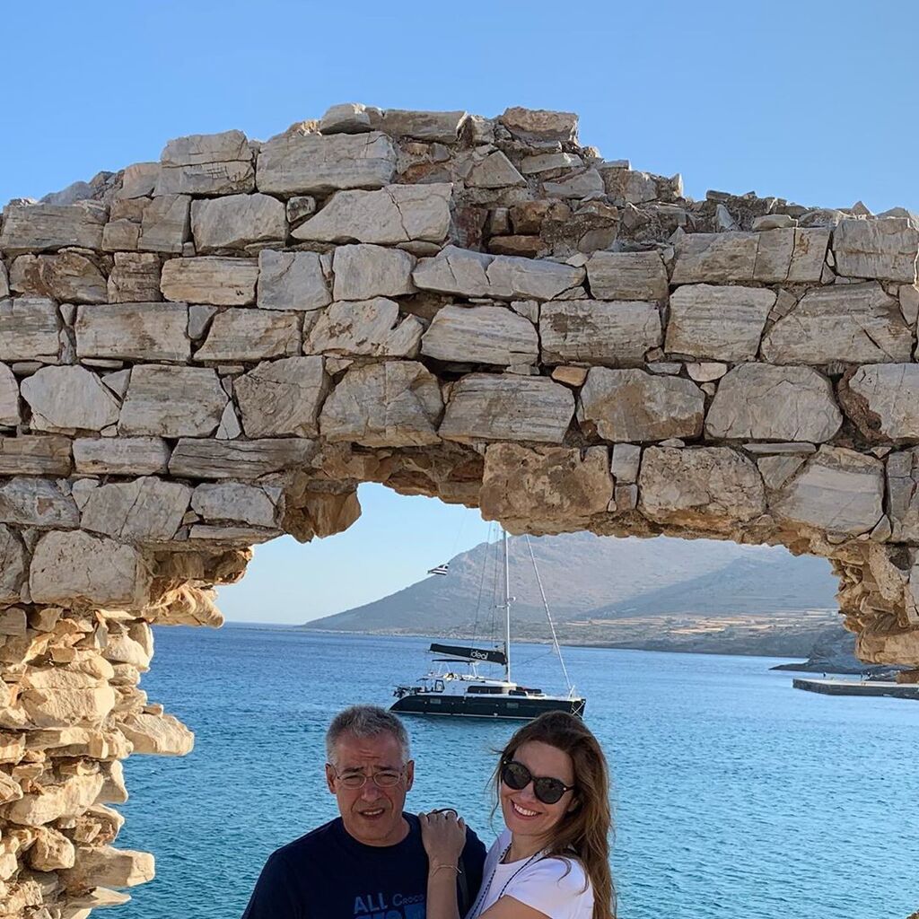 Και ευχήθηκε καλό Σεπτέμβρη με αυτή την υπέροχη φωτογραφία που τη δείχνει στο πλευρό του Νίκου Μάνεση: «Καλό μήνα! 
#summer2019 #sikinos».