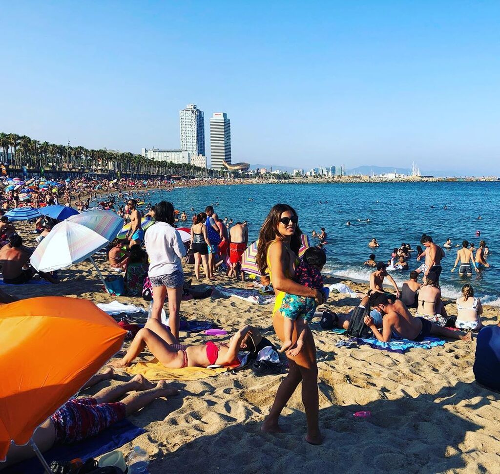 ...και λίγο αργότερα ακόμη μία με τον μικρό Γιάννη.