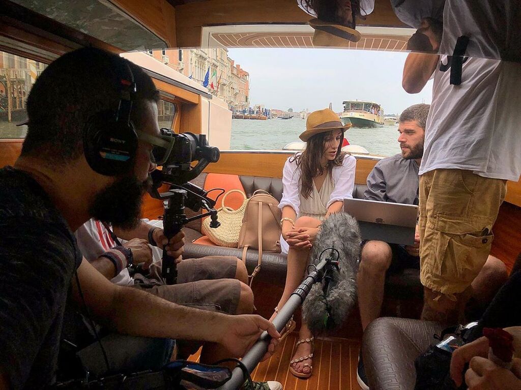 «8 λέξεις»: Δεν φαντάζεστε ποιος γνωστός ηθοποιός και σκηνοθέτης είναι θείος του αγοριού (pics+vid) 