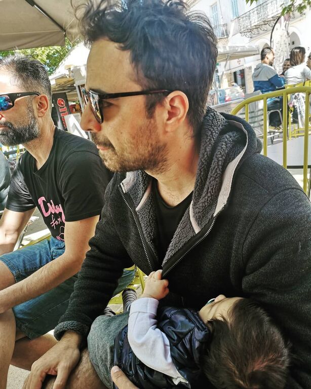 #6 Μία από τις πιο τρυφερές φωτογραφίες που έχει ανεβάσει η Κατερίνα Παπουτσάκη στο Instagram της. #6 Ο Παναγιώτης Πιλαφάς, κρατάει στην αγκαλιά του τον μικρότερο γιο του ζευγαριού και η διάσημη μαμά απαθανατίζει το στιγμιότυπο.