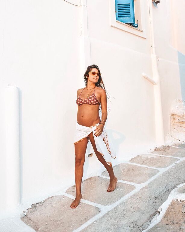 Η όμορφη μαμά ανέβασε φωτογραφίες με τη φουσκωμένη της κοιλίτσα καθ'όλη τη διάρκεια της εγκυμοσύνης της. 