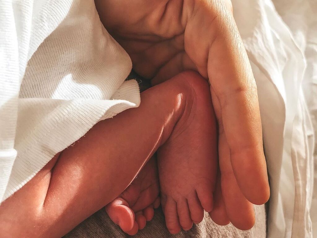 Τον περασμένο Οκτώβριο, η διάσημη Ελληνίδα έγινε για δεύτερη φορά μαμά. Τα χαρμόσυνα νέα αποκάλυψε η ίδια με τη φωτογραφία που βλέπετε παραπάνω.