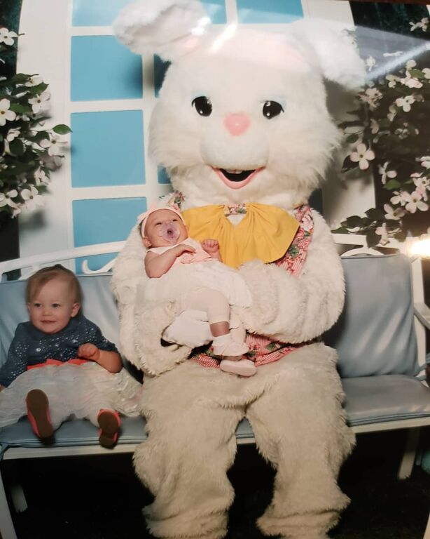 Παιδιά φωτογραφίζονται με το λαγουδάκι του Πάσχα και χαρίζουν άφθονο γέλιο (pics) 