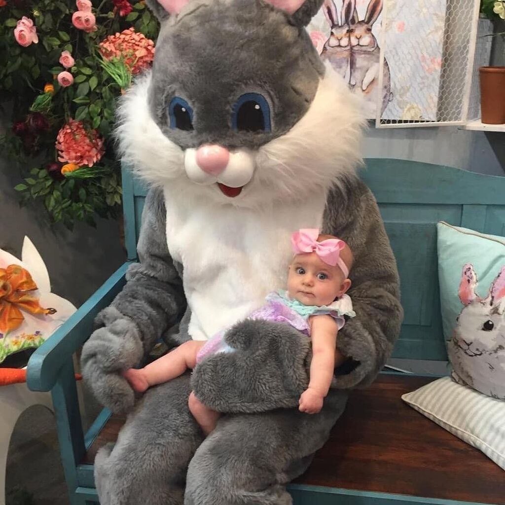 Παιδιά φωτογραφίζονται με το λαγουδάκι του Πάσχα και χαρίζουν άφθονο γέλιο (pics) 