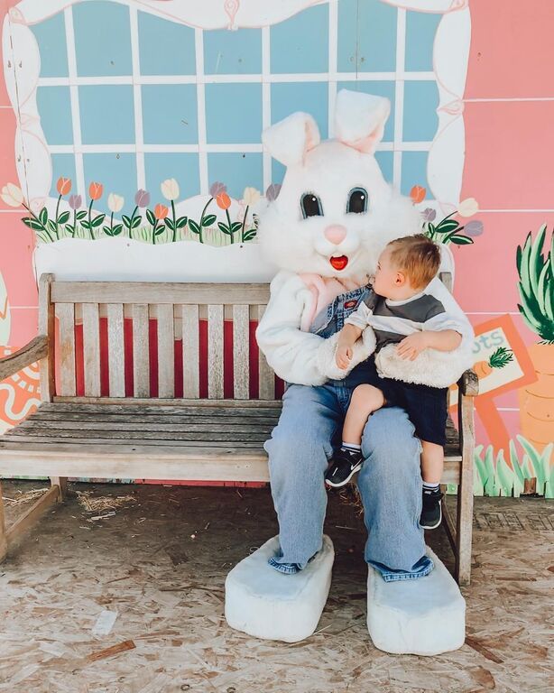 Παιδιά φωτογραφίζονται με το λαγουδάκι του Πάσχα και χαρίζουν άφθονο γέλιο (pics) 