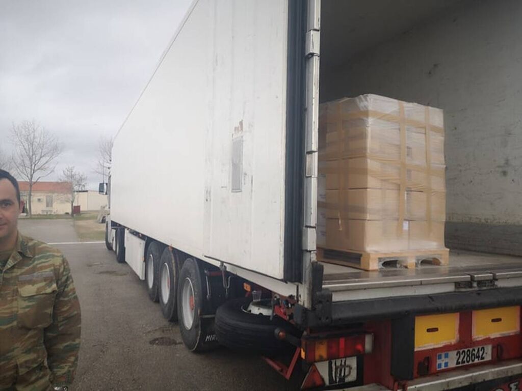 Ένα ολόκληρο φορτηγό με συμπληρώματα διατροφής για τους άνδρες των Ενόπλων Δυνάμεων και της Αστυνομίας.