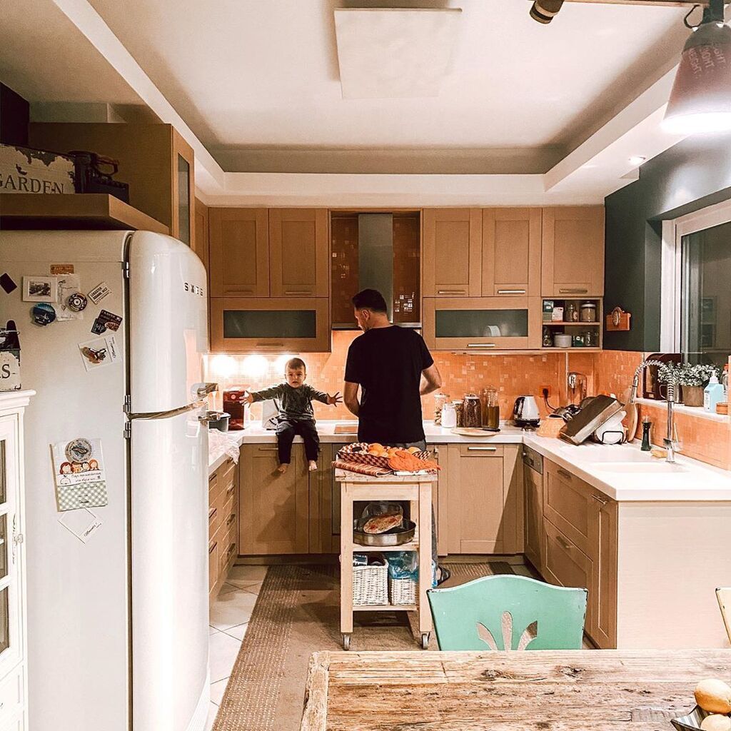 Μάνος Παπαγιάννης: Η νέα του φάρσα τρόμαξε την κόρη του - Δείτε τι έκανε η Αγγελική Δαλιάνη (vid)