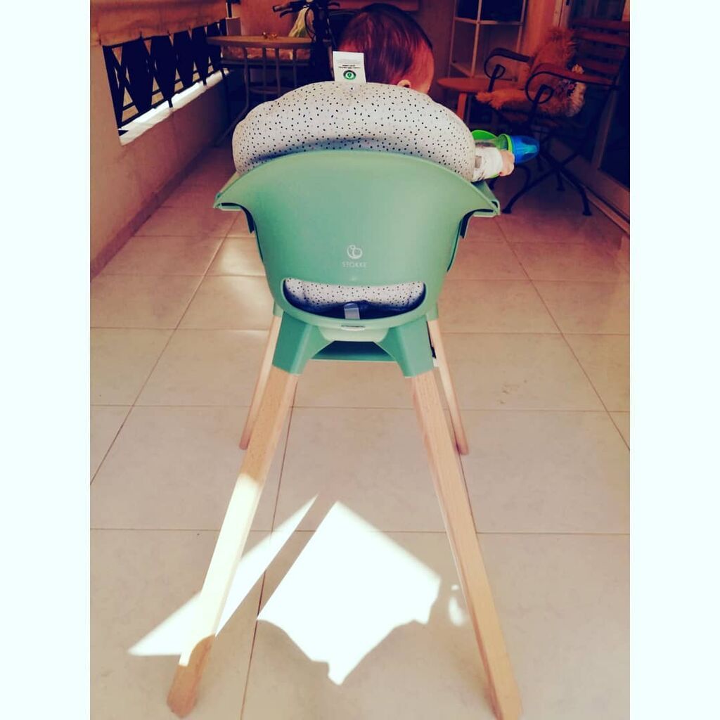 Πέννυ Μπαλτατζή: «Ηλιόλουστα τρώμε και παίζουμε στο καρεκλάκι μας!! ❤️»