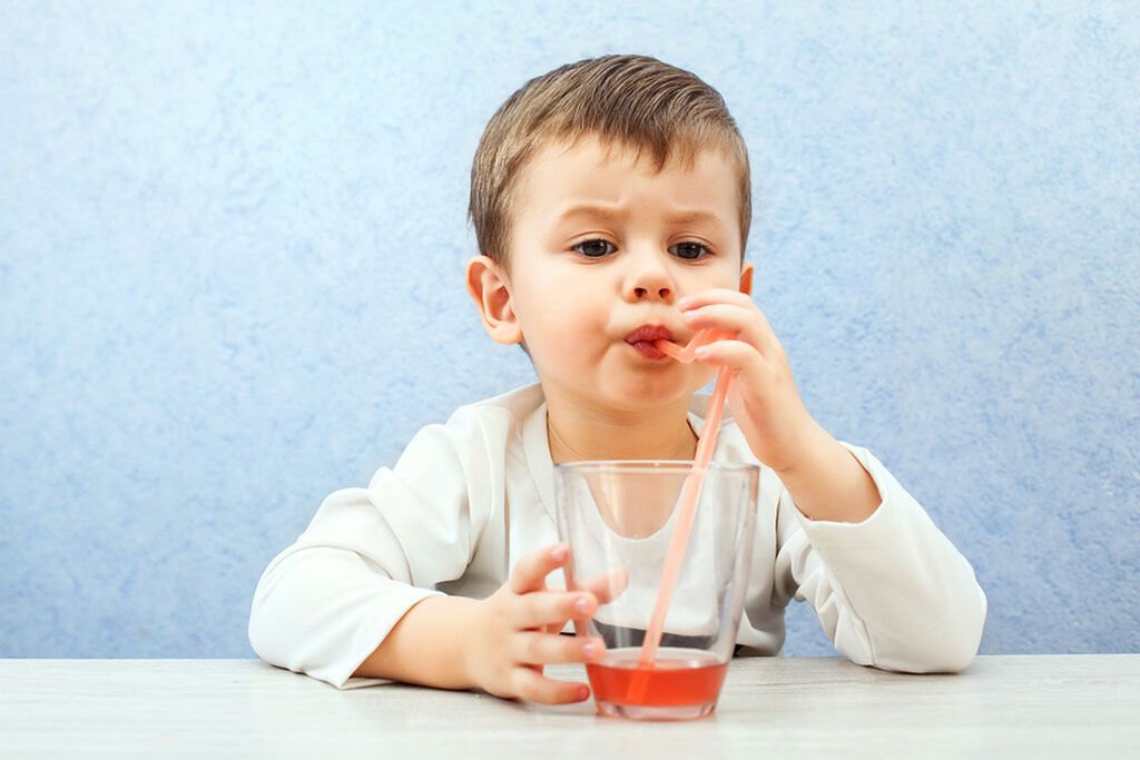 Σταματήστε να αγοράζετε αναψυκτικά: Δεν προσφέρουν απολύτως τίποτα στο παιδί, εκτός από πάρα πολύ μεγάλη ποσότητα ζάχαρης. 