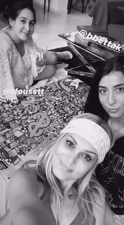 Νατάσα Θεοδωρίδου: Δες τι κάνει στα πατώματα με τις κόρες της