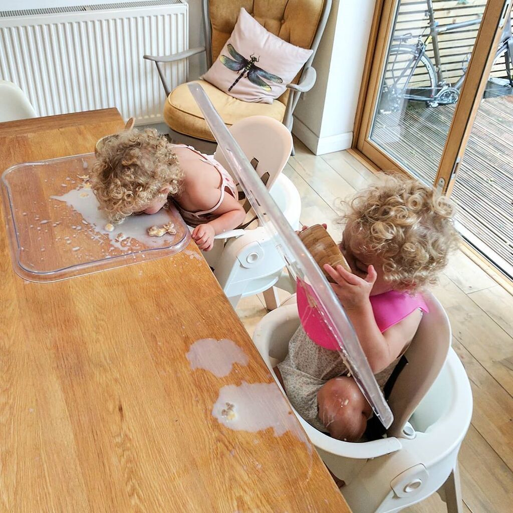 Η καθημερινότητα ενός μπαμπά με τις τέσσερις κόρες του μέσα από φωτογραφίες