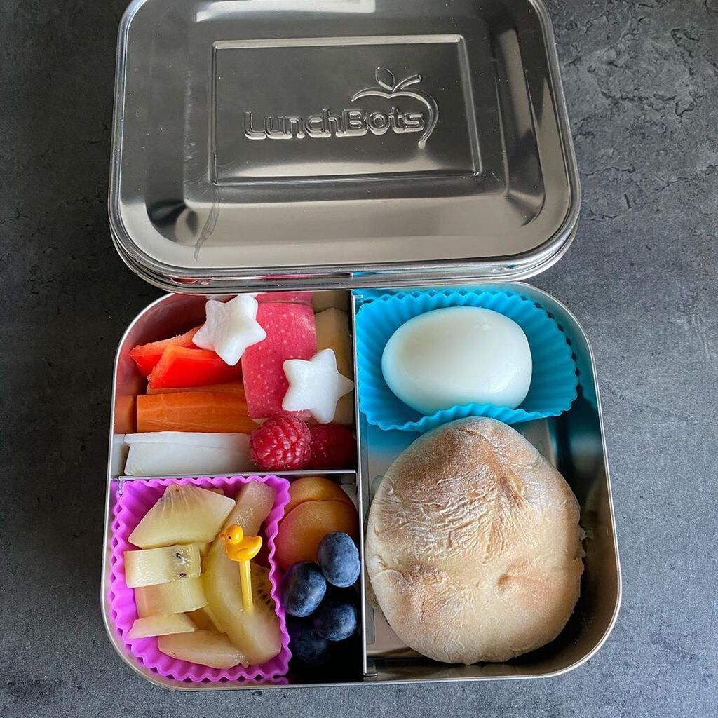 Instagram account @lilium__regale
