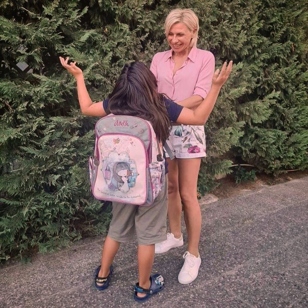 Κατερίνα Καραβάτου: «Κάθε χρόνο περισσότερη αγωνία αλλά και περισσότερος ενθουσιασμός!! Καλή χρονιά σε όλα τα παιδιά μας με υγεία.»