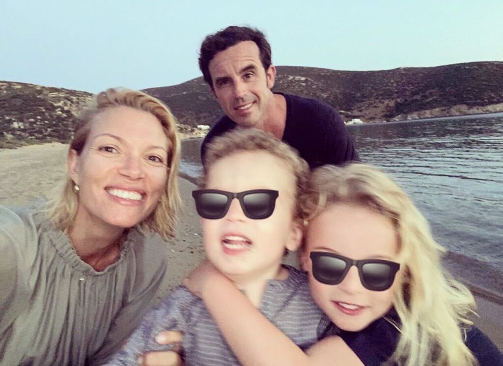 Η Βίκυ Καγιά και η οικογένειά της