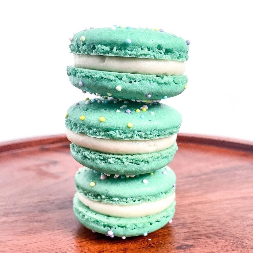 instagram @fourstringscakery