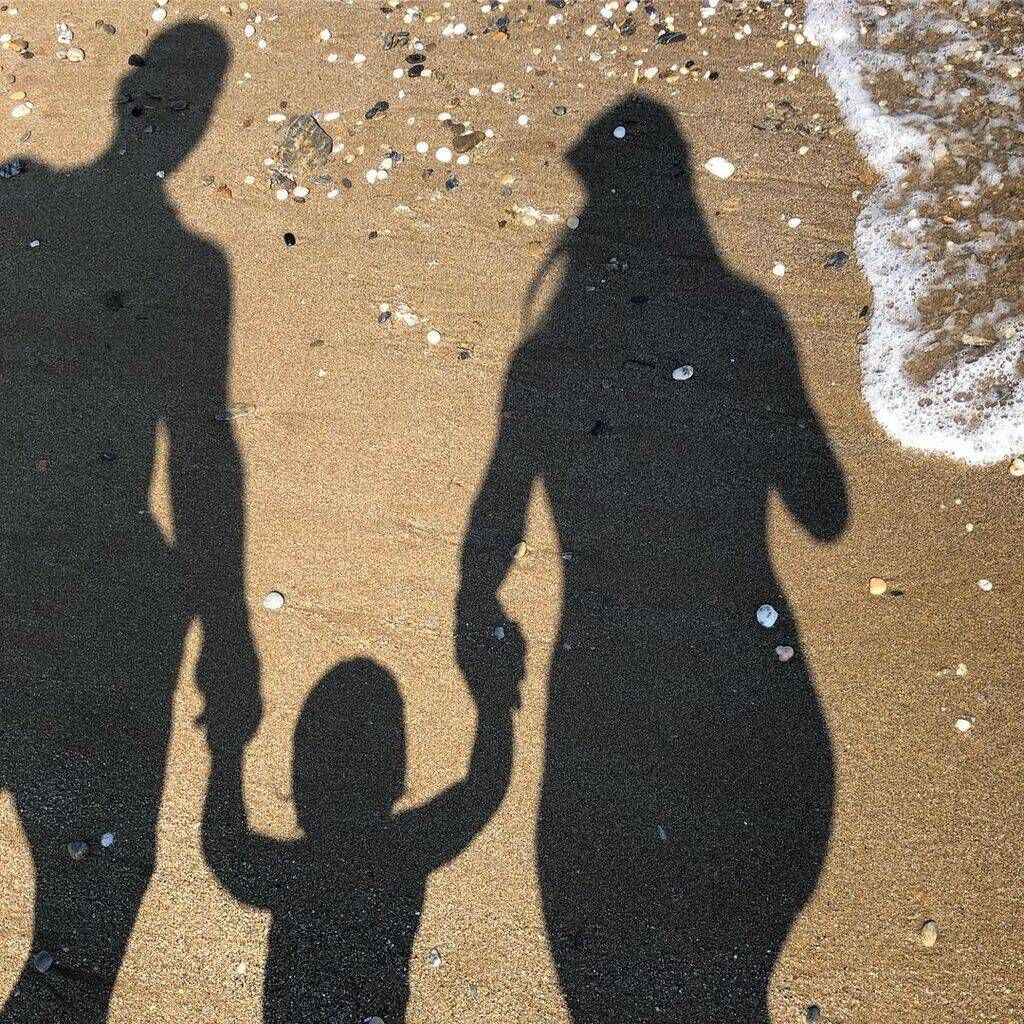 'Ηβη Αδάμου: Δείτε τη για 1η φορά να παίζει με την κόρη της - Μοναδικό βίντεο