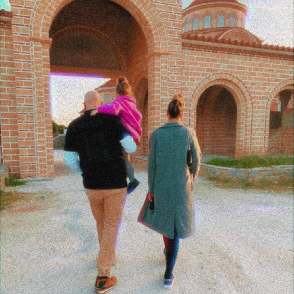 Αδάμου  - Κουινέλης: Φώτο με την κόρη τους Ανατολή