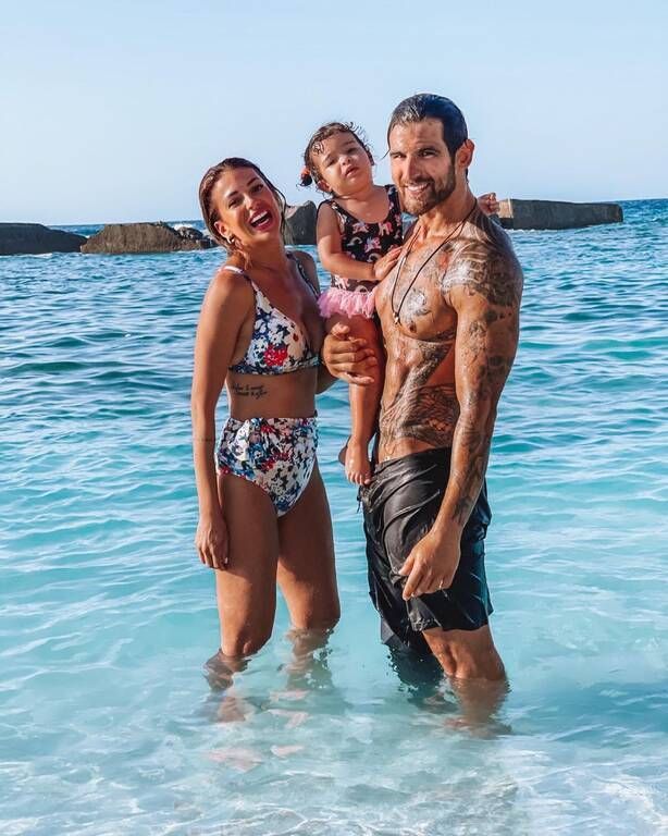 Ετεοκλής Παύλου: Φωτογραφίζεται με την κόρη του και φόντο το ηλιοβασίλεμα