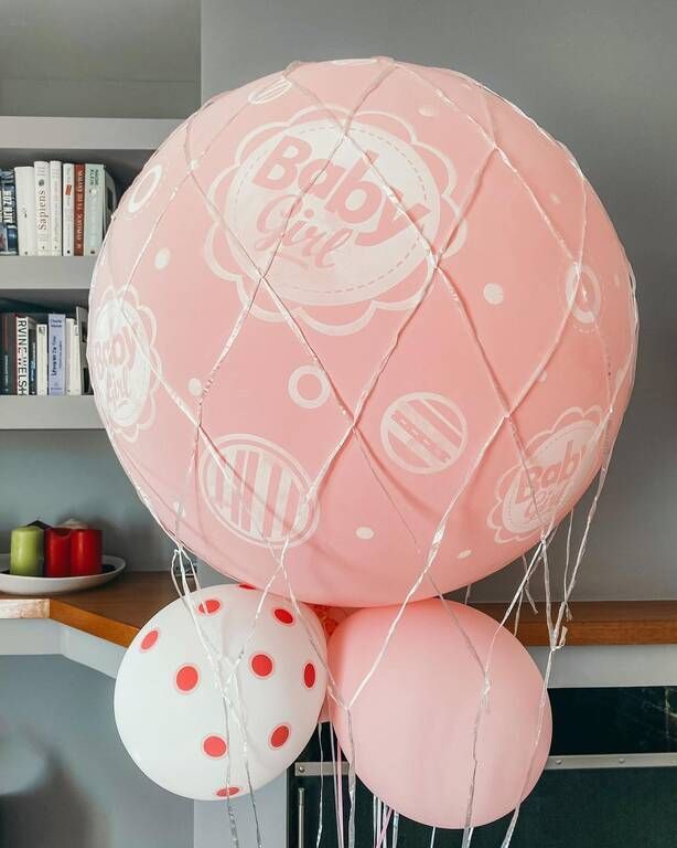 Νάντια Μπουλέ: Κάνει γιόγκα on-camera για πρώτη φορά μετά τον τοκετό