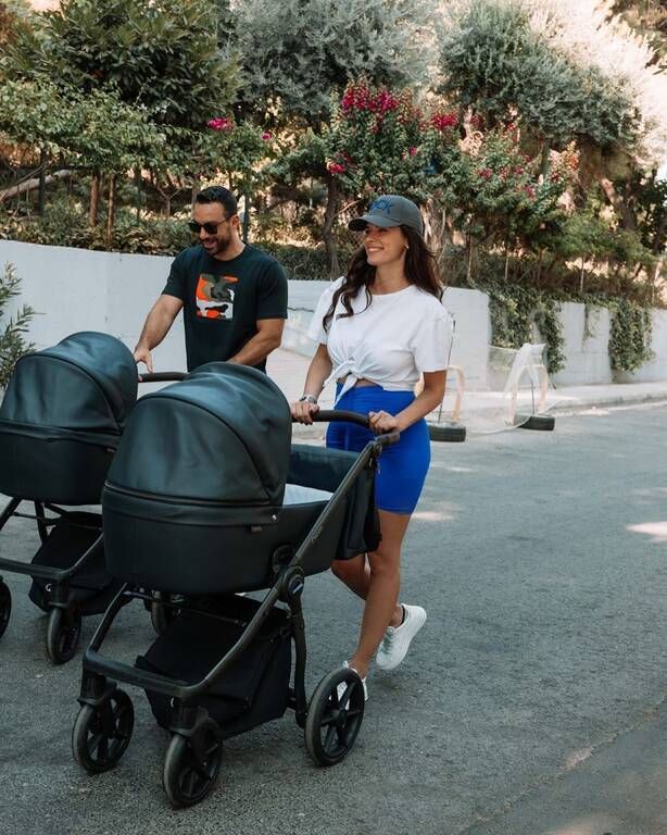 Χριστίνα Μπόμπα: Τρώει έχοντας την καλύτερη παρέα, τις κόρες της 