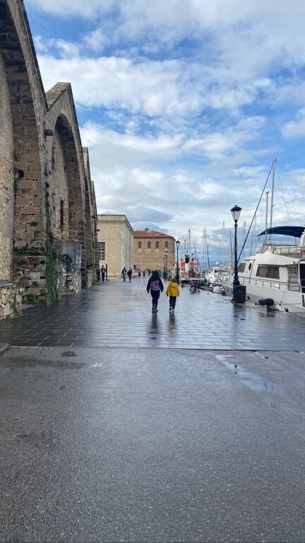 Κατερίνα Καραβάτου: Στα Χανιά με την κόρη και τον γιο της - Δείτε φώτο