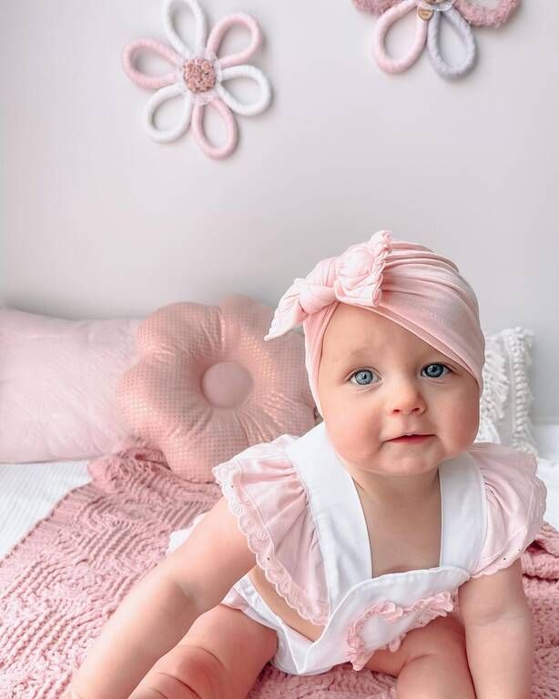 H μικρή Ayla ποζάρι όλο νάζι στον φακό / Πηγή φωτογραφίας: Instagram @lifewith.mygirls