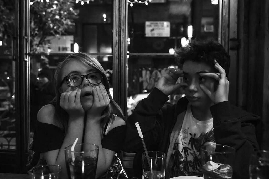 Η Lulu έξω με τον κατά ένα χρόνο μικρότερο αδερφό της - Πηγή φωτογραφίας: Instagram / annaaudegrevenitis