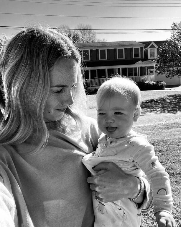 Η Cassie με την μικρή της κόρη