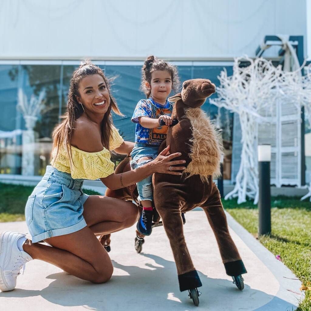 που έχουν στενή σχέση με το κοινό που τους ακολουθεί στα social