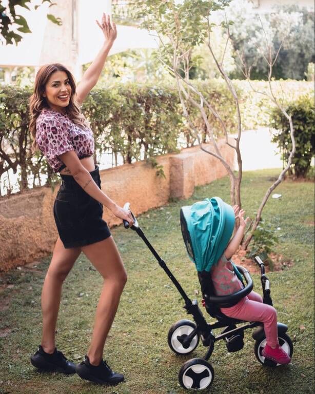 Οι αναρτήσεις με την κόρη τους συγκεντρώνουν χιλιάδες likes 