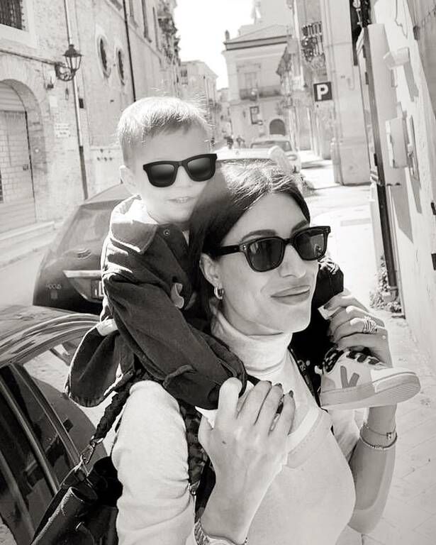 Η Φλορίντα Πετρουτσέλι και ο Κωνσταντής στην Ιταλία