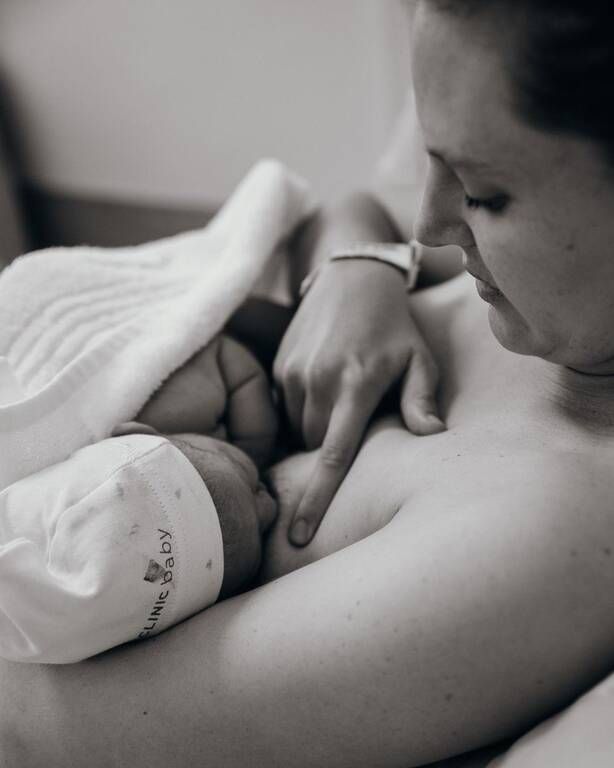 Ο πρώτος θηλασμός - Πηγή φωτογραφίας: Instagram / alessandracorveloni