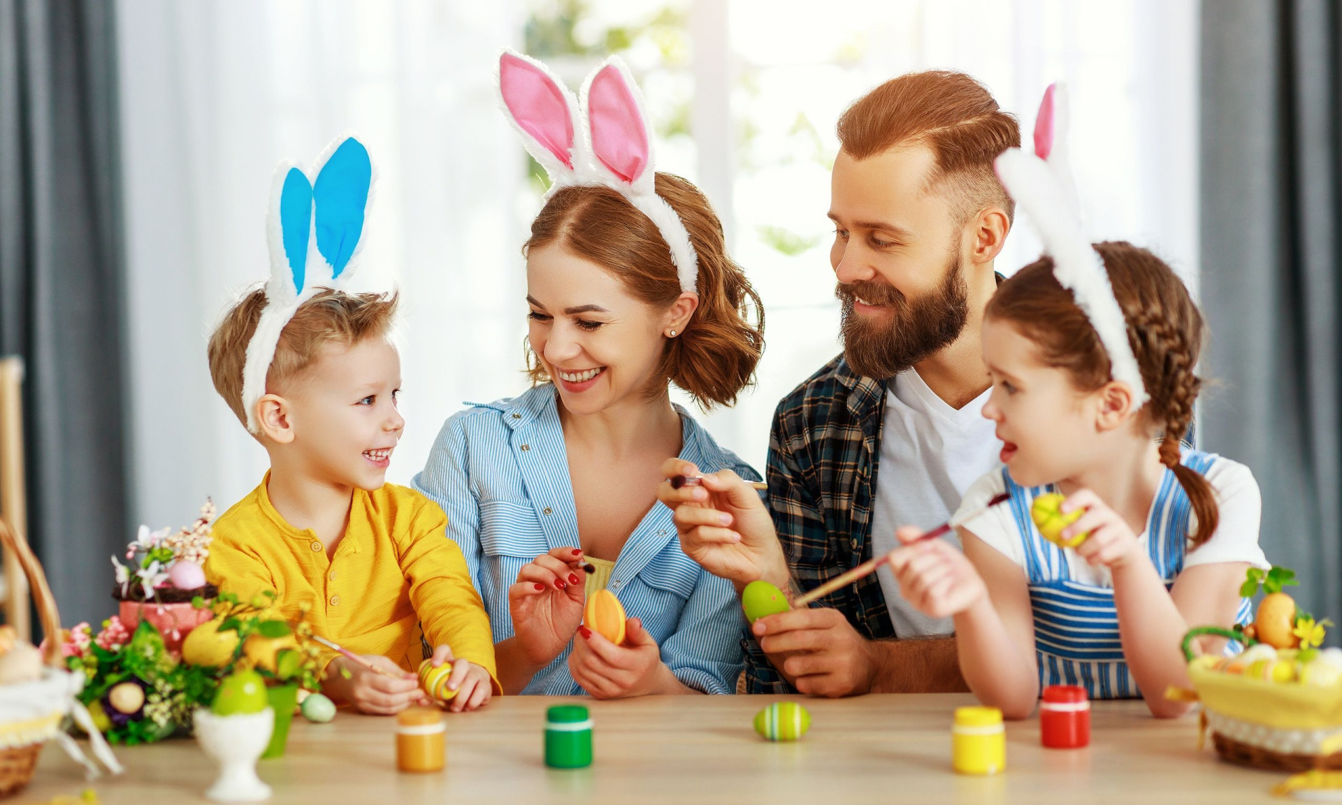Μεγάλο Σάββατο: Παραδόσεις, παιδικές δραστηριότητες &amp; 6 εκκλησίες για να κάνετε Ανάσταση στην Αθήνα
