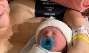 Διάσημη ηθοποιός έγινε μαμά την ίδια μέρα με τη Meghan - Η ανακοίνωση στο Instagram (pics)