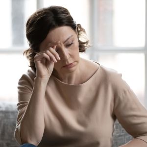 Είμαι στην εμμηνόπαυση και είδα αίμα -Τι μπορεί να σημαίνει; (vid)