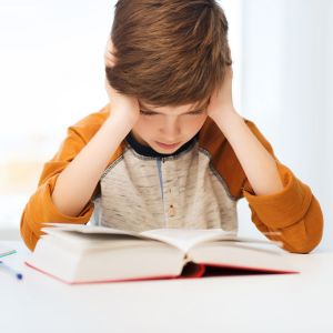 3 tips για να συγκεντρωθεί το παιδί σου καλύτερα στο διάβασμα