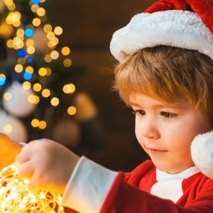 Κίνδυνοι Χριστουγέννων και παιδιά: Ασφαλείς προφυλάξεις για να αποφύγετε ατυχήματα
