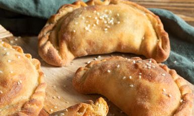 Πασχαλινές ατομικές πίτες με αρνί