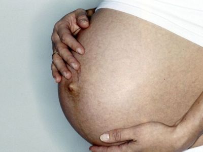 Πόσο συχνά πρέπει να νιώθω το έμβρυο στην κοιλιά μου;