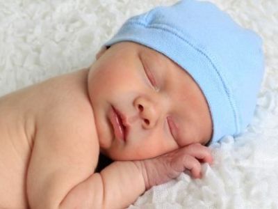 Γιατί παίρνουμε το μωρό μας από το μαιευτήριο πιο ελαφρύ από ό,τι γεννήθηκε;