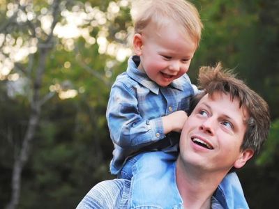 Τα παιδιά συμβουλεύουν: Πώς να γίνετε τέλειοι μπαμπάδες! (video)