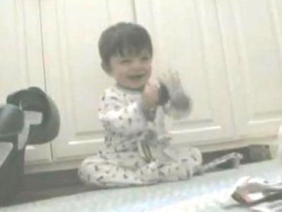 Βίντεο: Γιατί γελάει ο Ίθαν;