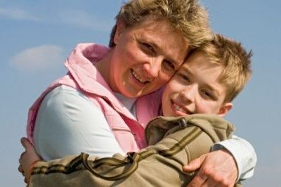 Το παιδί μου δεν θέλει φιλιά και αγκαλιές στους συγγενείς. Τι να κάνω;