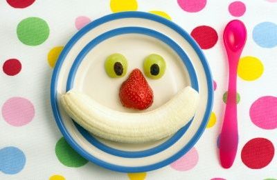 Έξυπνο πιάτο με φρούτα για να τα τρώει το παιδί σας!