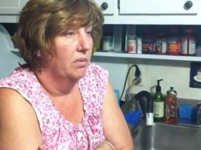 Μαμά - υπνοβάτης έχει τρελάνει το διαδίκτυο με τα καμώματά της